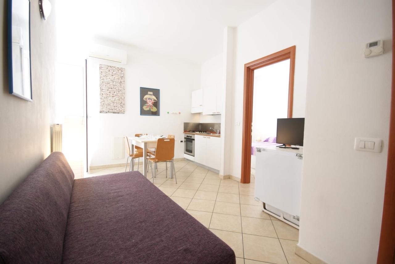 Da Simona Appartamenti Imperia Bagian luar foto