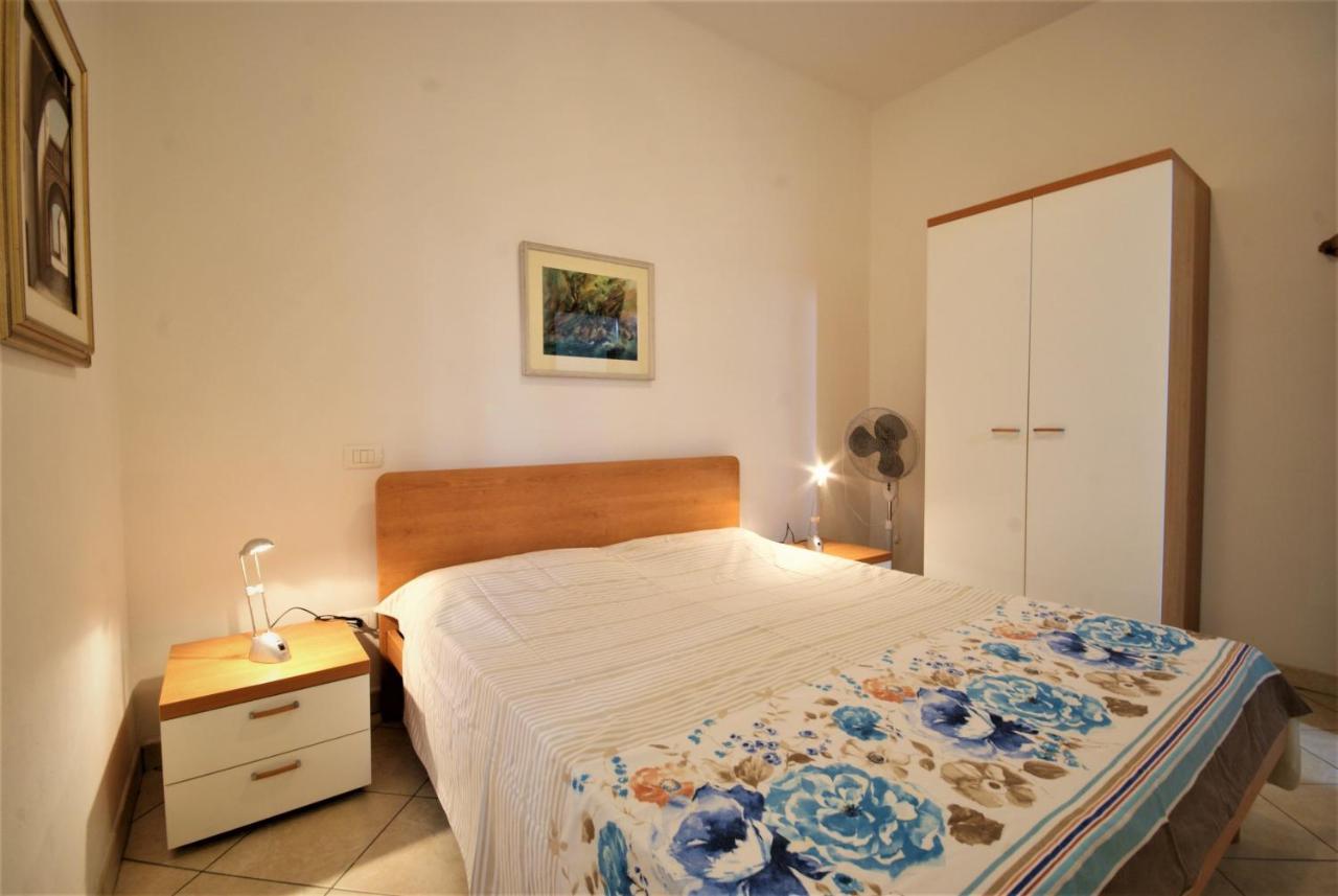 Da Simona Appartamenti Imperia Bagian luar foto