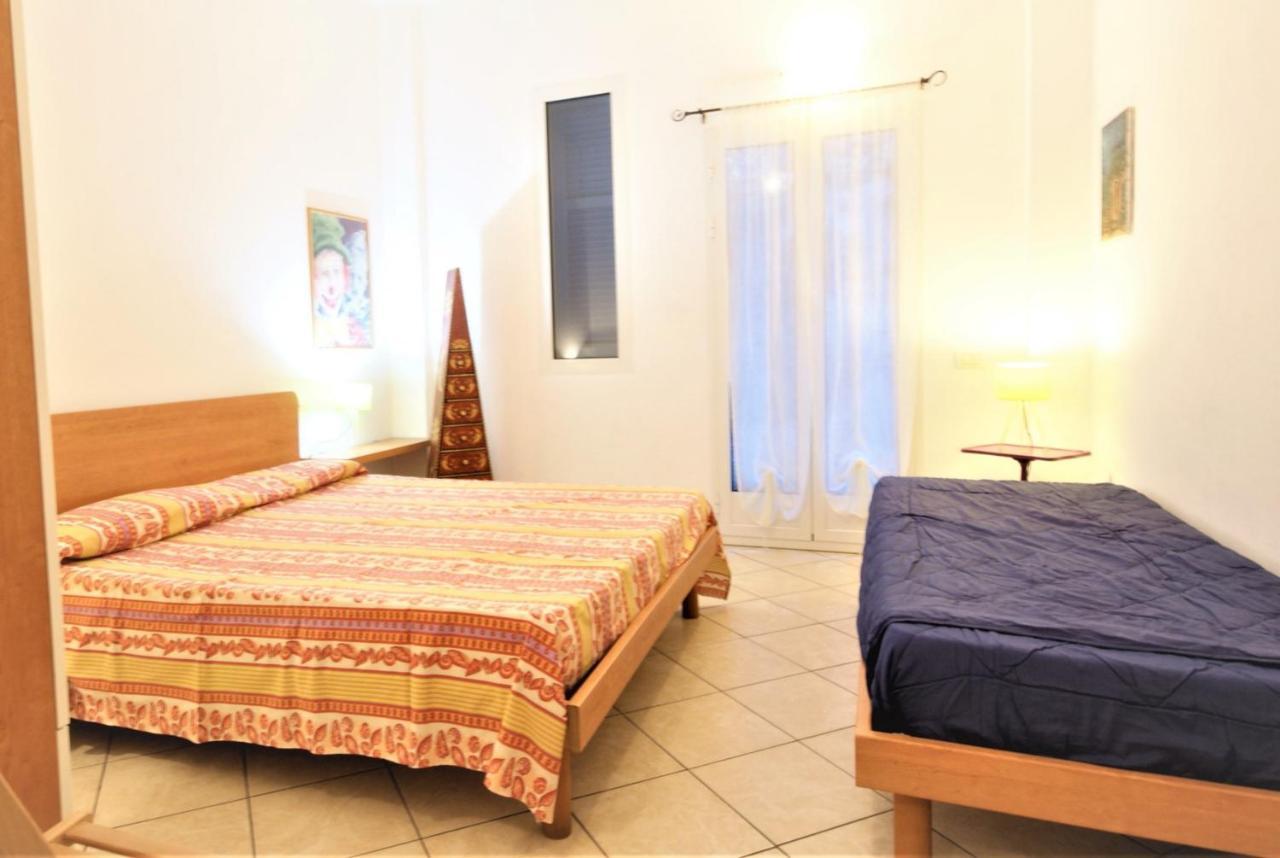 Da Simona Appartamenti Imperia Bagian luar foto